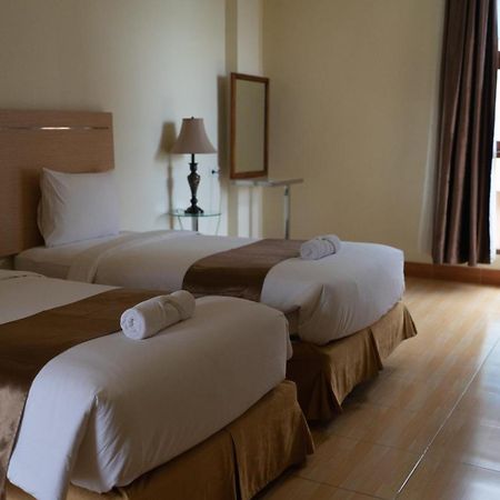 Revayah Hotels Ruteng Exteriér fotografie