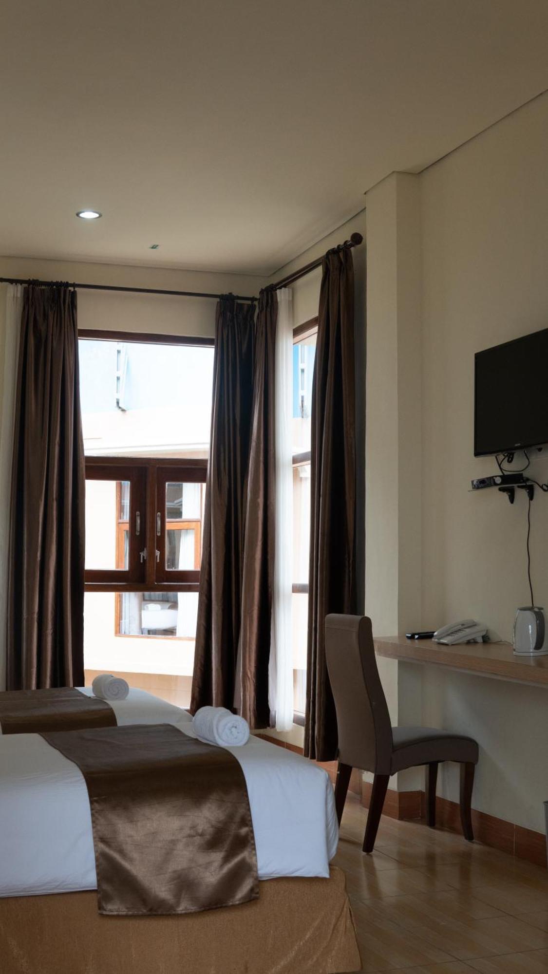 Revayah Hotels Ruteng Exteriér fotografie