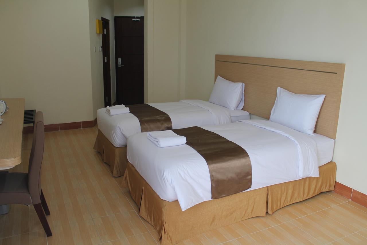 Revayah Hotels Ruteng Exteriér fotografie